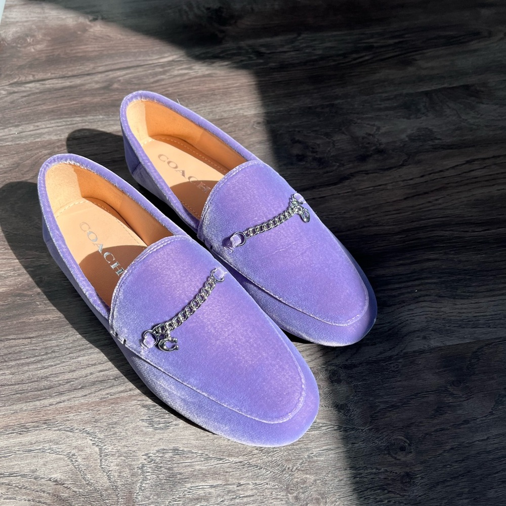 NIB COACH Hanna Loafer in Plum . Size 6